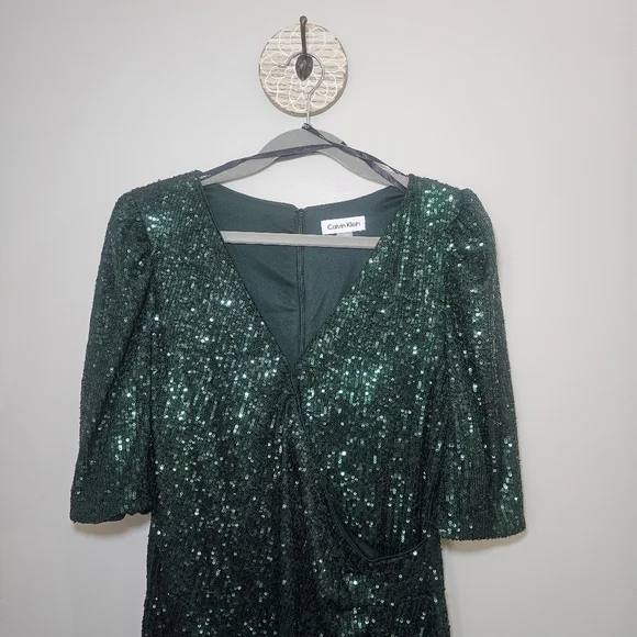 calvin klein green sequin dress Small Green Sequin Calvin Klein long prom dress